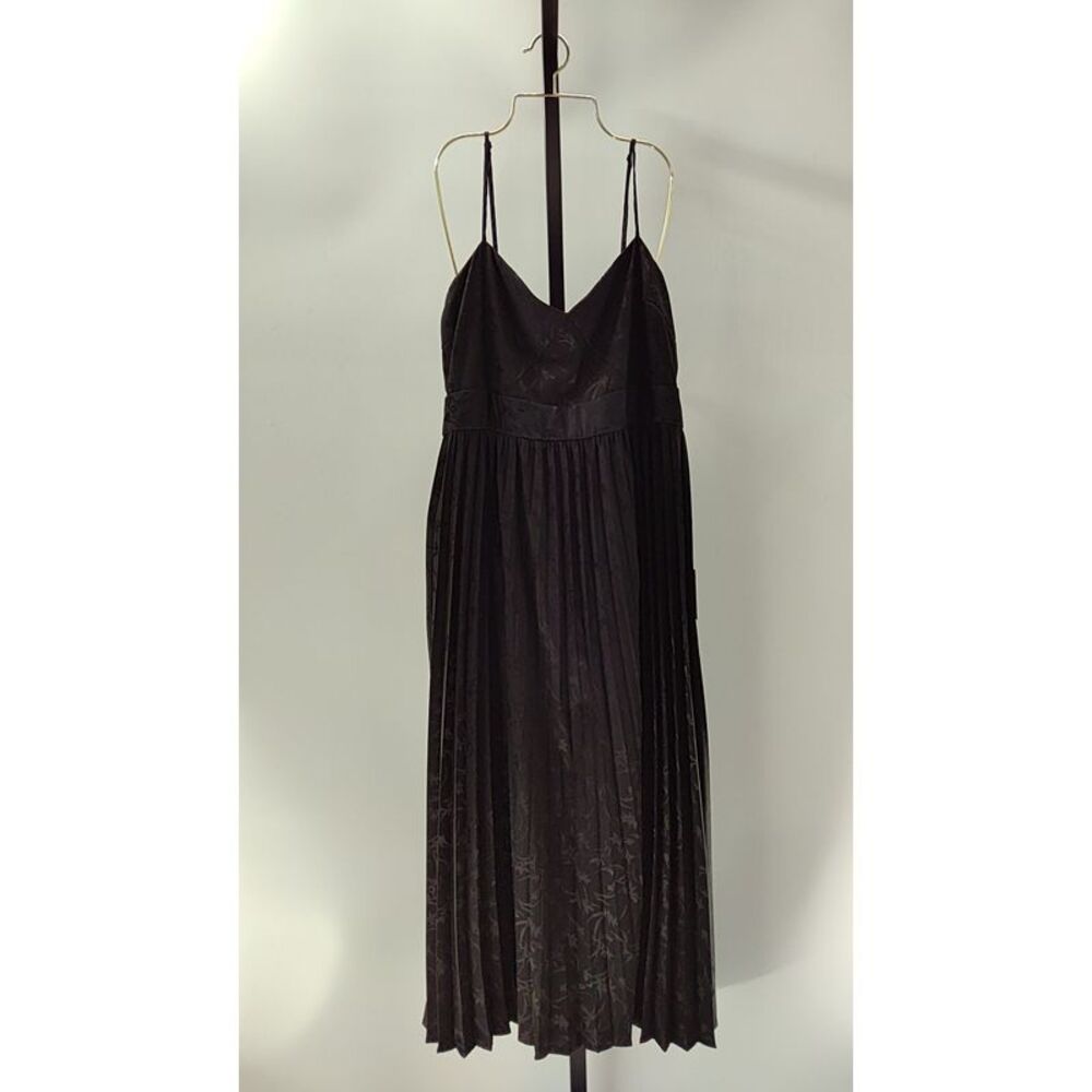 Lulu's Black Pleated Dress